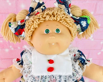 Vintage 1986 Cabbage Patch Kid Doll: Tooth Girl, Christmas Puppy Dress, Beige hair
