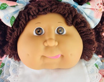 Vintage Cabbage Patch Kid Doll: 1986 KT Factory, Brown Popcorn
