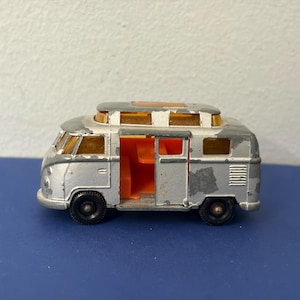 Matchbox Superfast N°23 – VW Combi T2 Camper – Bleu – Angleterre – Occasion