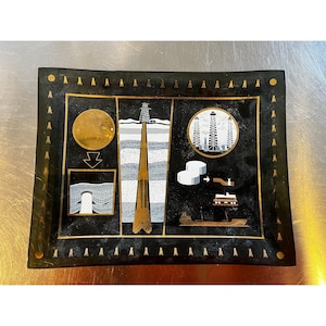 Vintage 1950s MCM Oil Drill Rig souvenir black gold glass tray South Bend In