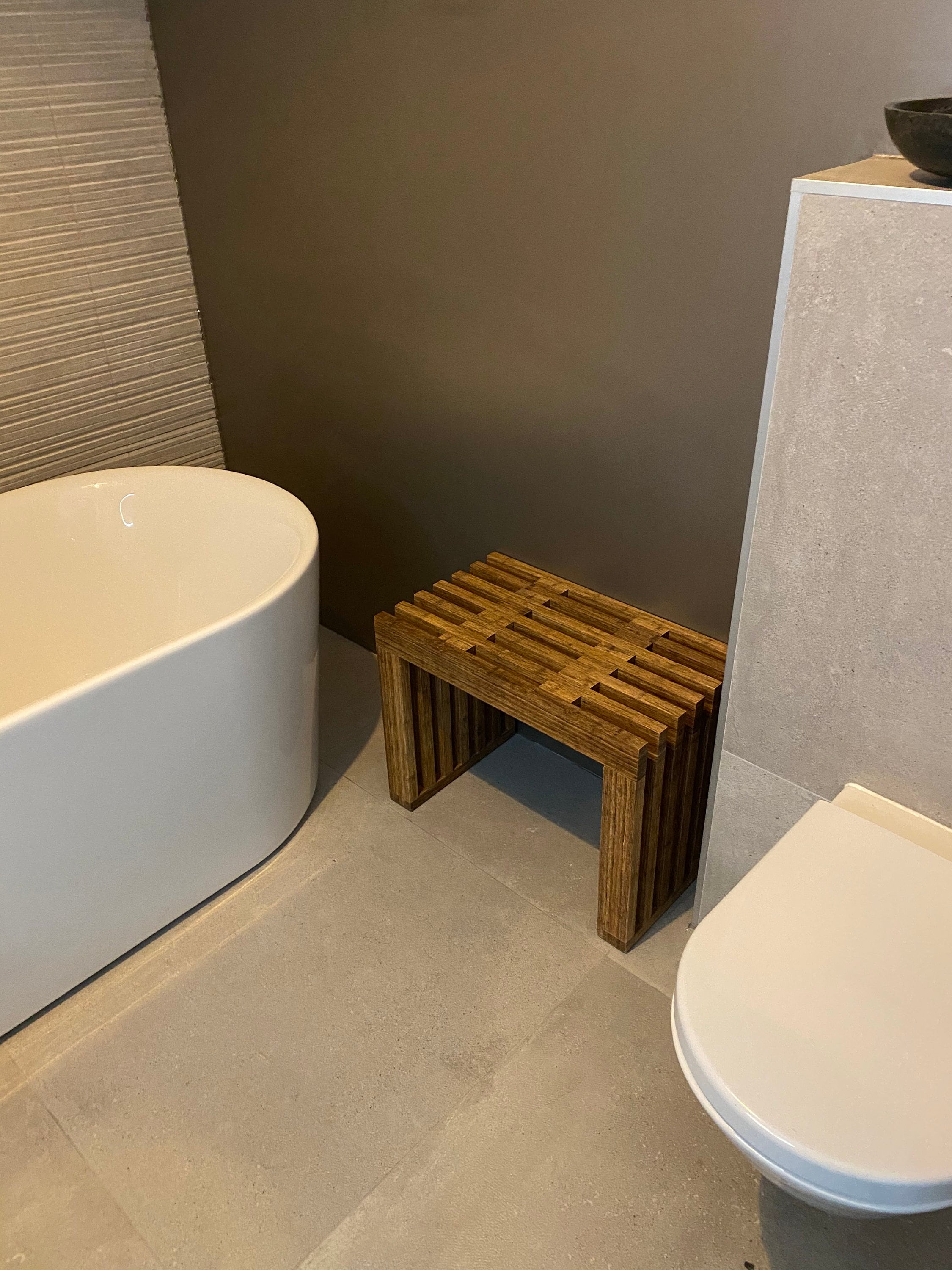 Houten Bank, Kruk, Zitje, Bijzettafel, Sidetable. Handgemaakt. Ook