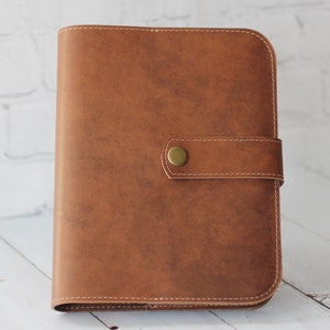 Funda de cuero para diario o cuaderno hecha a mano