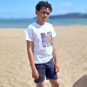 Camiseta infantil personalizada com letras, estampa africana, camiseta inicial para crianças, camiseta gráfica aplicada para crianças, camiseta de aniversário, presente divertido para crianças