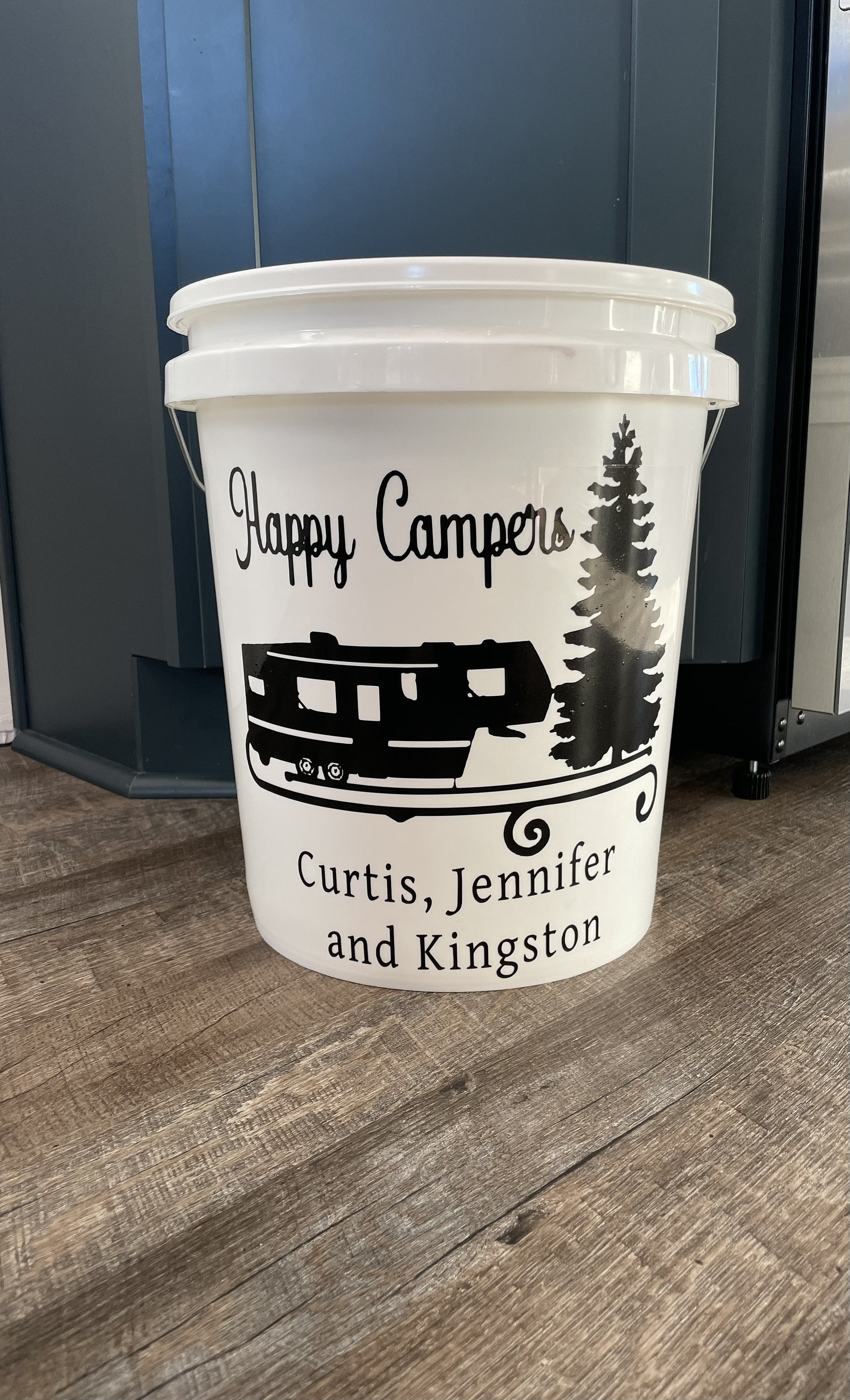 Happy Camper, Personalized Camping Gifts, Camp Bucket Light, Light up Camp  Bucket, Campsite Sign, Gifts for Campers, Color Changing Lights 