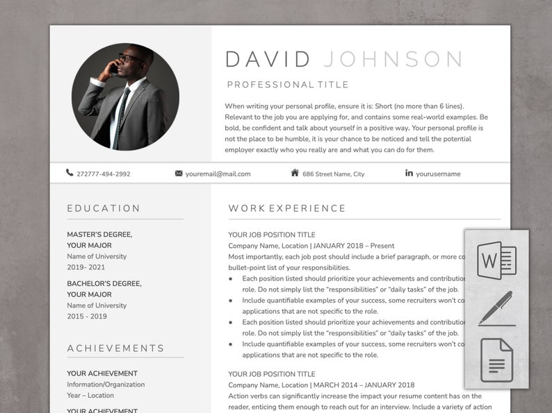 Puede incluir: Una plantilla de curr&iacute;culum en blanco y negro con una foto profesional de un hombre con traje. El curr&iacute;culum incluye secciones para educaci&oacute;n, experiencia laboral y logros. El texto del curr&iacute;culum est&aacute; en una fuente simple y moderna.