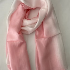 Mullbärssilkeshalsduk, sidenhalsdukar, 100% siden, mjuk halsduk, handfärgad halsduk, fin sidenhalsduk, lätt halsduk, rent siden, mjuk rosa vit halsduk