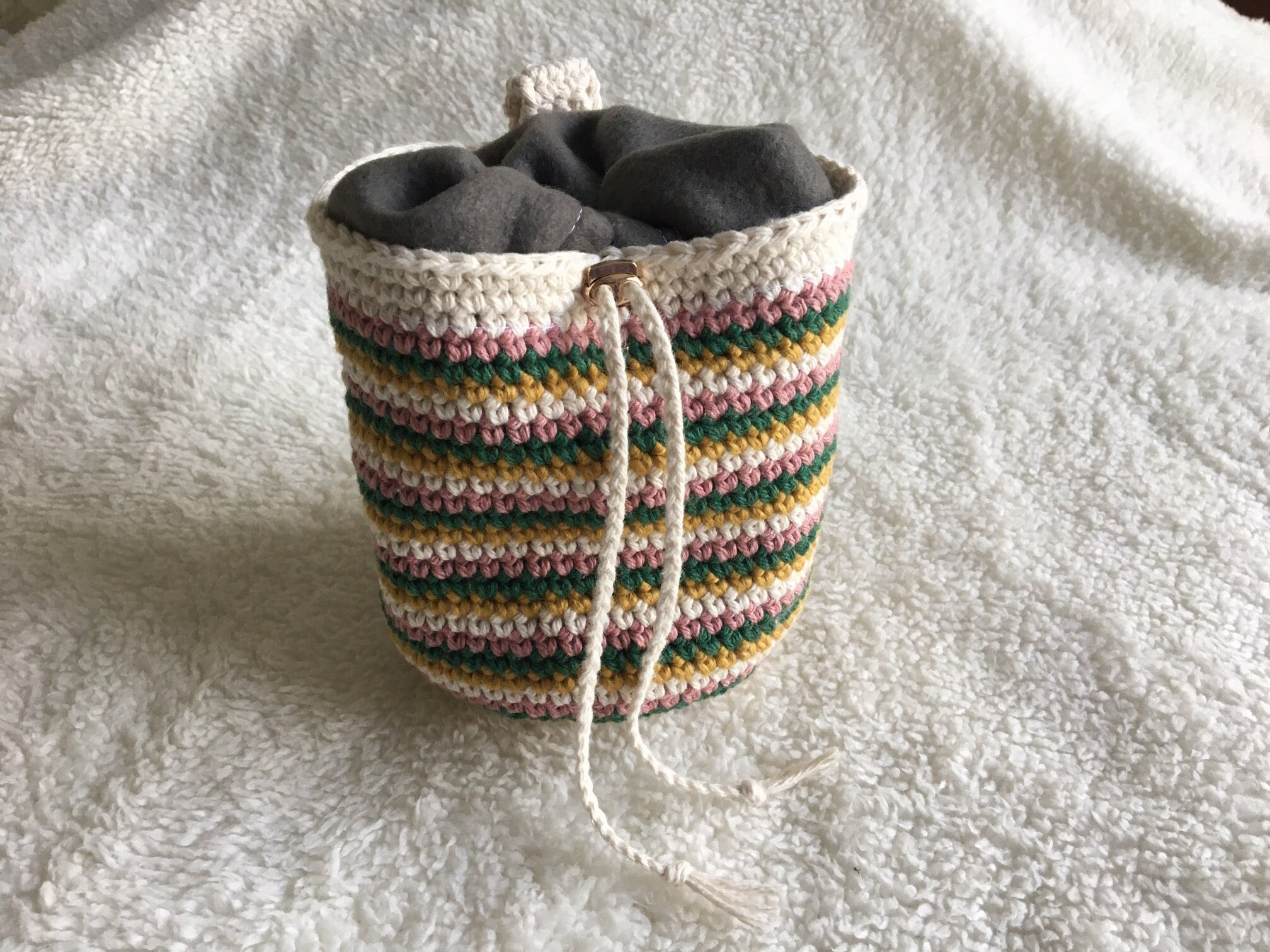 Crochet chalk bag free pattern hotsell