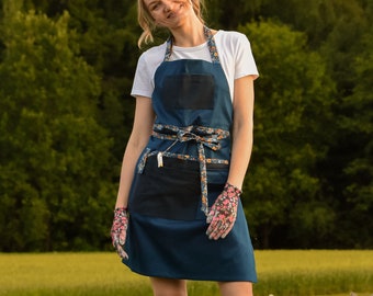 Custom gardeners' and florist transformer apron, dark denim adjustable half apron for plant women, floral apron with deep pockets for garden