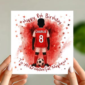 Biglietto di auguri di compleanno personalizzato a tema calcio / Design della divisa rossa e bianca / Nome ed età personalizzati / Biglietto a tema calcio per figlio, nipote o pronipote