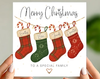 Biglietto di Natale personalizzato per la famiglia con calze - Nomi personalizzati e impronte di zampe, qualsiasi numero di calze, biglietto di Natale speciale per la famiglia
