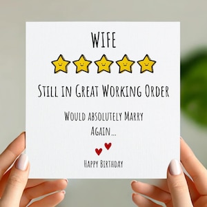 Cartão de aniversário engraçado para esposa – Estilo de revisão de 5 estrelas – Casaria novamente – Ainda em ótimo estado de funcionamento