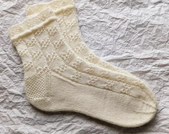 Lace Socks Knitting Pattern: Rose Stitch Floral Design (PDF Pattern in ENGLISH)