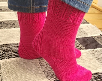 Cuff Down Lace Socks Knitting Pattern – Raspberry Kiss, Minimalist Sock Pattern PDF with Strong Heel - Pattern in English and Latvian
