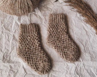 Soft baby minimalist alpaca socks - Hand-knitted textured wee socks, designed for 11 cm foot or EU 3-6 months - Baby's first socks