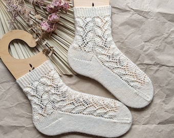 Lace Socks Knitting Pattern (PDF Pattern in ENGLISH)