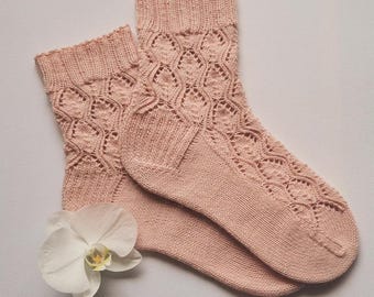 Diamond Leaves Socks Knitting Pattern in English, Lace Socks PDF, Cuff Down Sock Pattern, French Heel, Fingering Weight Socks