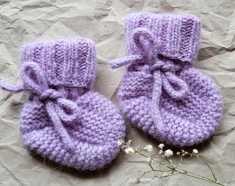 Baby Booties Knitting Pattern PDF in ENGLISH: Garter Stitch Bow Socks (0-6 Months)