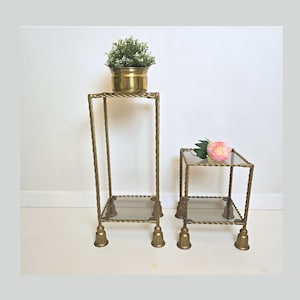Vintage Hollywood Regency Etagere Side Table Tassel Li Puma, Italy 1960s Gold Brass and Smoked Glass MCM