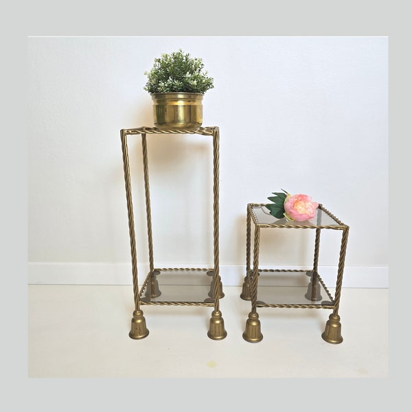 Vintage Hollywood Regency Etagere Side Table Tassel Li Puma, Italy 1960s Gold Brass and Smoked Glass MCM