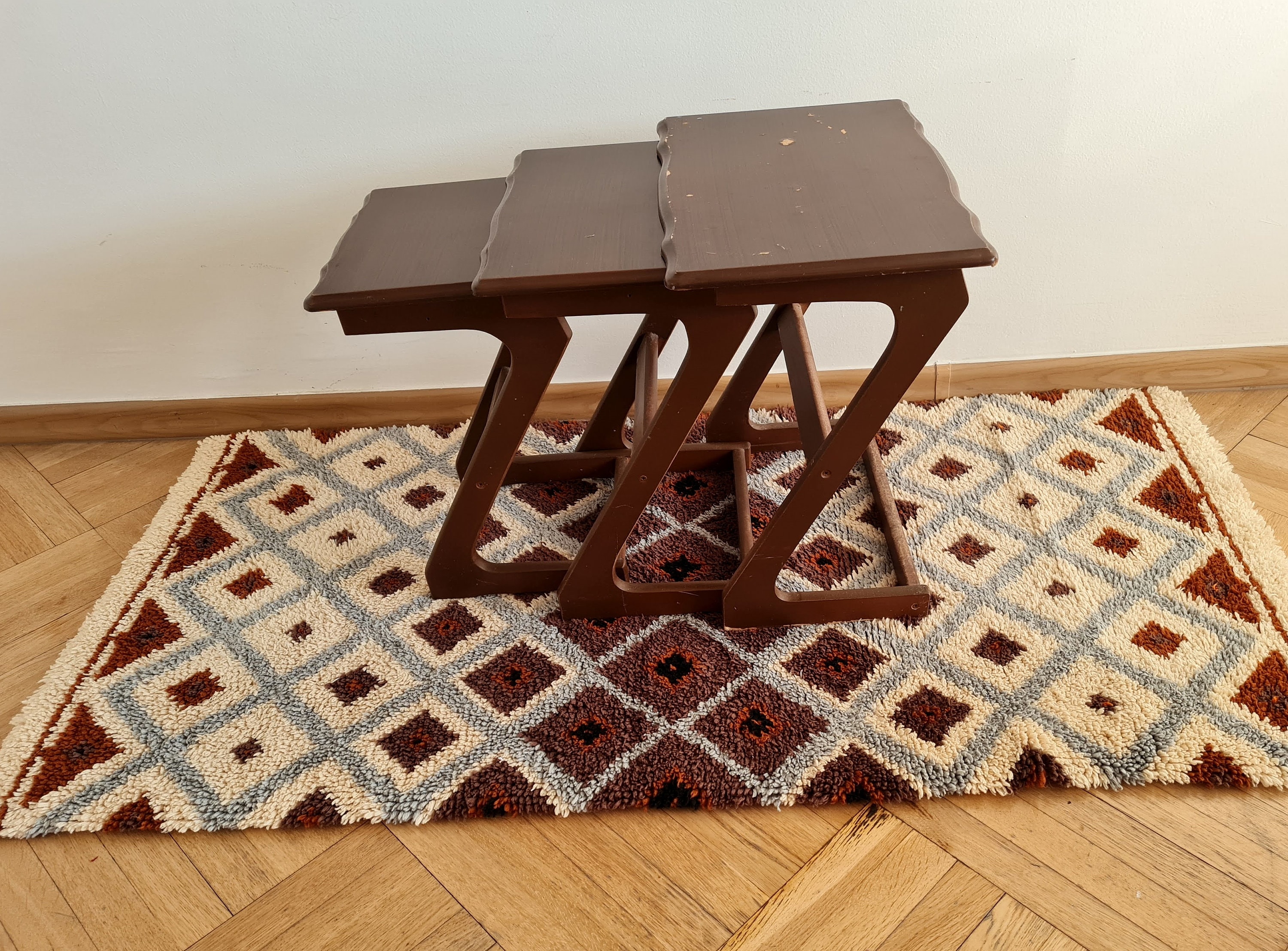 ヴィンテージ ミッドセンチュリー モダン ネストテーブル 3 点セット