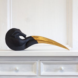 Beccaccia B&G. Maschera originale veneziana in carta a pesta fatta a mano foglia oro. Maschera di carnevale. Maschera serie limitata. Arte.