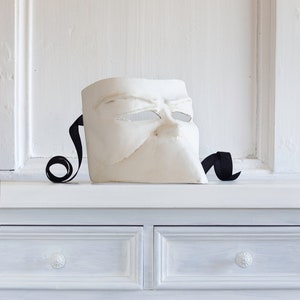 Maschera Bauta. Bauta tradizionale donna. Maschera carta pesta veneziana.  Bauta per festa carnevale. Bauta Femminile. Fatto a mano.