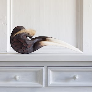 Maschera Ficcanaso. Maschera veneziana fatta a mano. Carta pesta decorata a pennello. Maschera carnevale di venezia. commedia dell'arte.