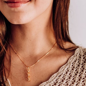 18ct Gold DNA Necklace, Gift for scientist, chemist, Science Jewelry, DNA Jewellery, Valentine&#39;s gift for her