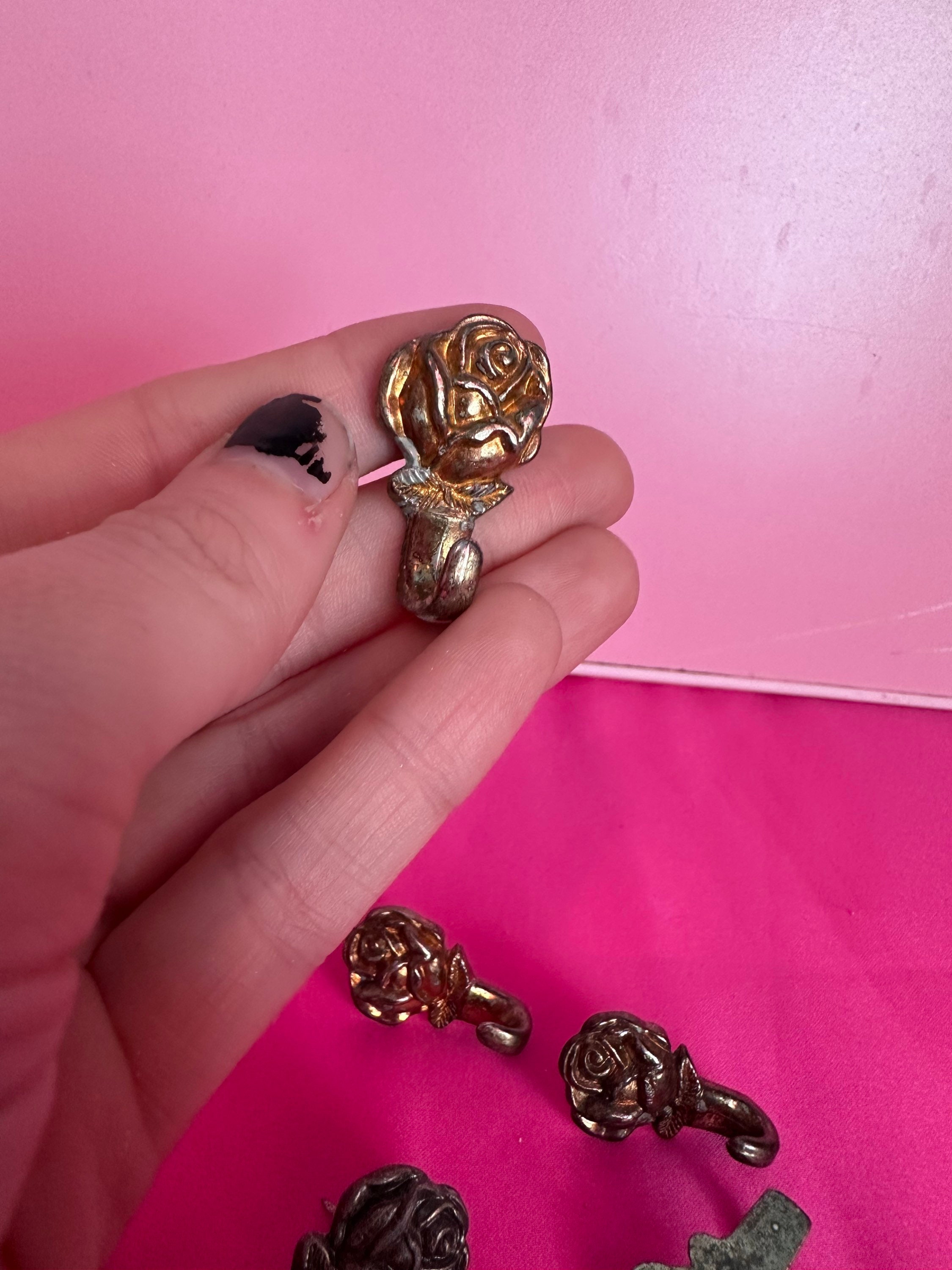 Set of 7 Vintage Style Brass Metal Rose Push Pin Hangers Hooks 