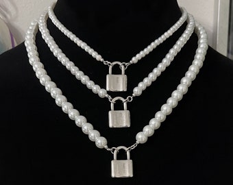 Pearl Necklace with Silver Lock Pendant