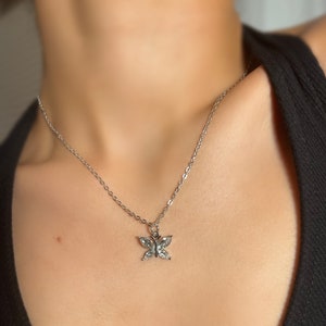 ラインストーン バタフライ ネックレス