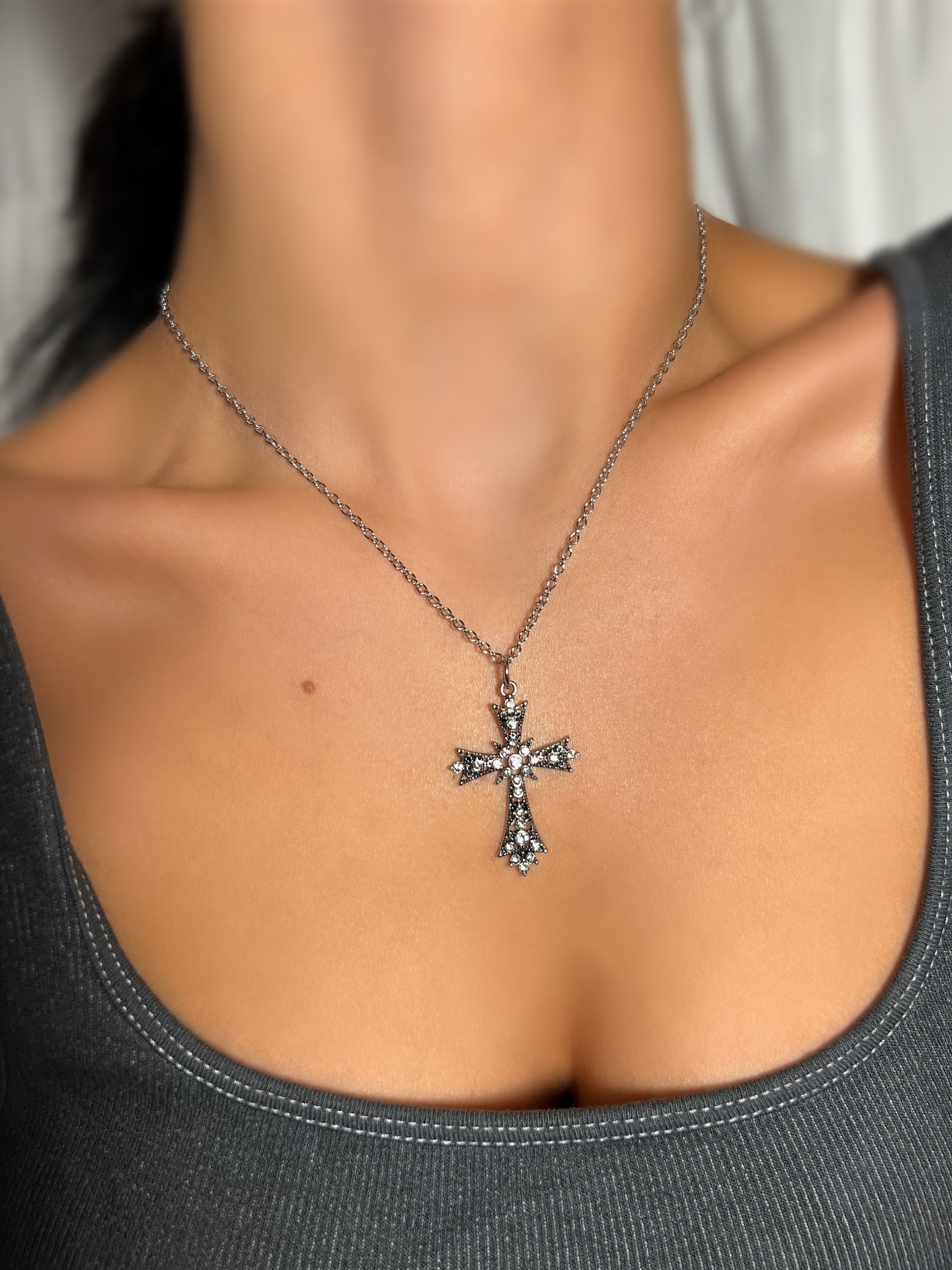 トップス \"in the attic\"Cross Necklace Long Sleeve Sardfxul Cross Pendant Necklace Long Chain Punk Goth Trendy