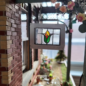 Dollhouse stained glass window light 1:12 tulip