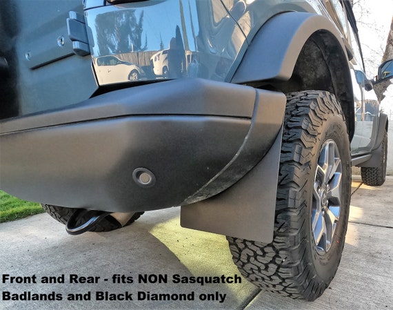 Bro Flaps: NON-Sasquatch Schmutzfänger vorne und hinten / Spritzschutz für  Bronco, mit oder ohne Factory Rock Slider und Factory Sidesteps -   Österreich