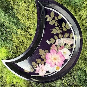 Crescent Moon Resin Tray – Celestial Crystal Dish, Jewelry Holder & Altar Décor