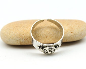 Ethnic silver foot ring