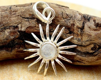 Pendentif soleil en argent et pierre de lune