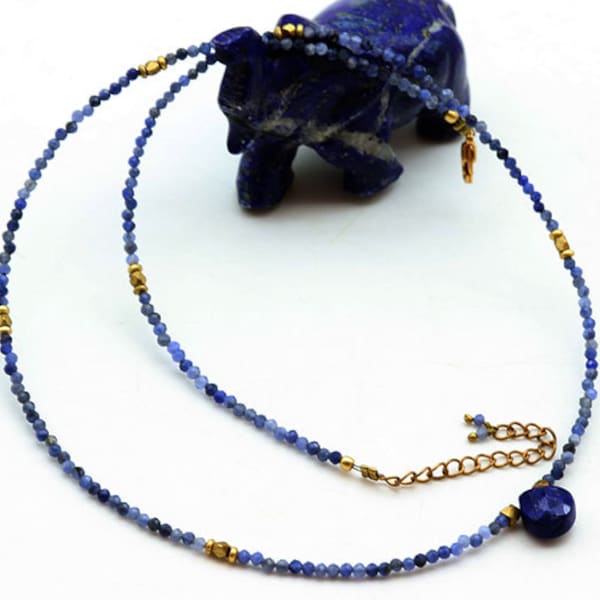 Collier fin sodalite taillée et lapis lazuli