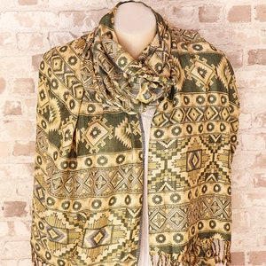 Green and beige etole geometric patterns