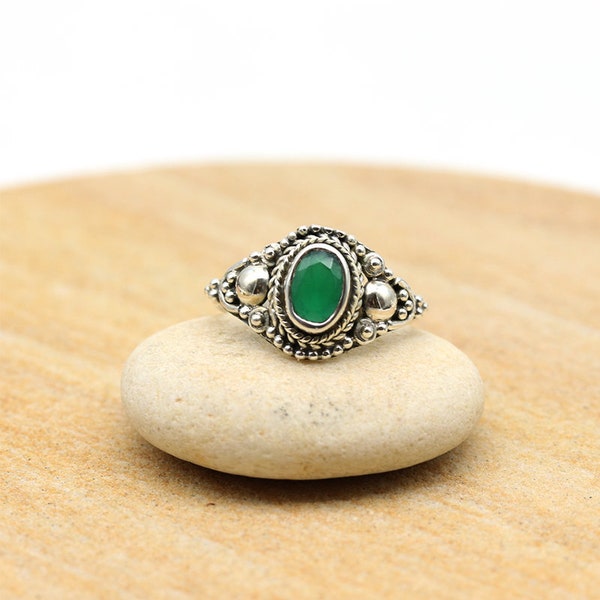 Thin green agate ring in silver