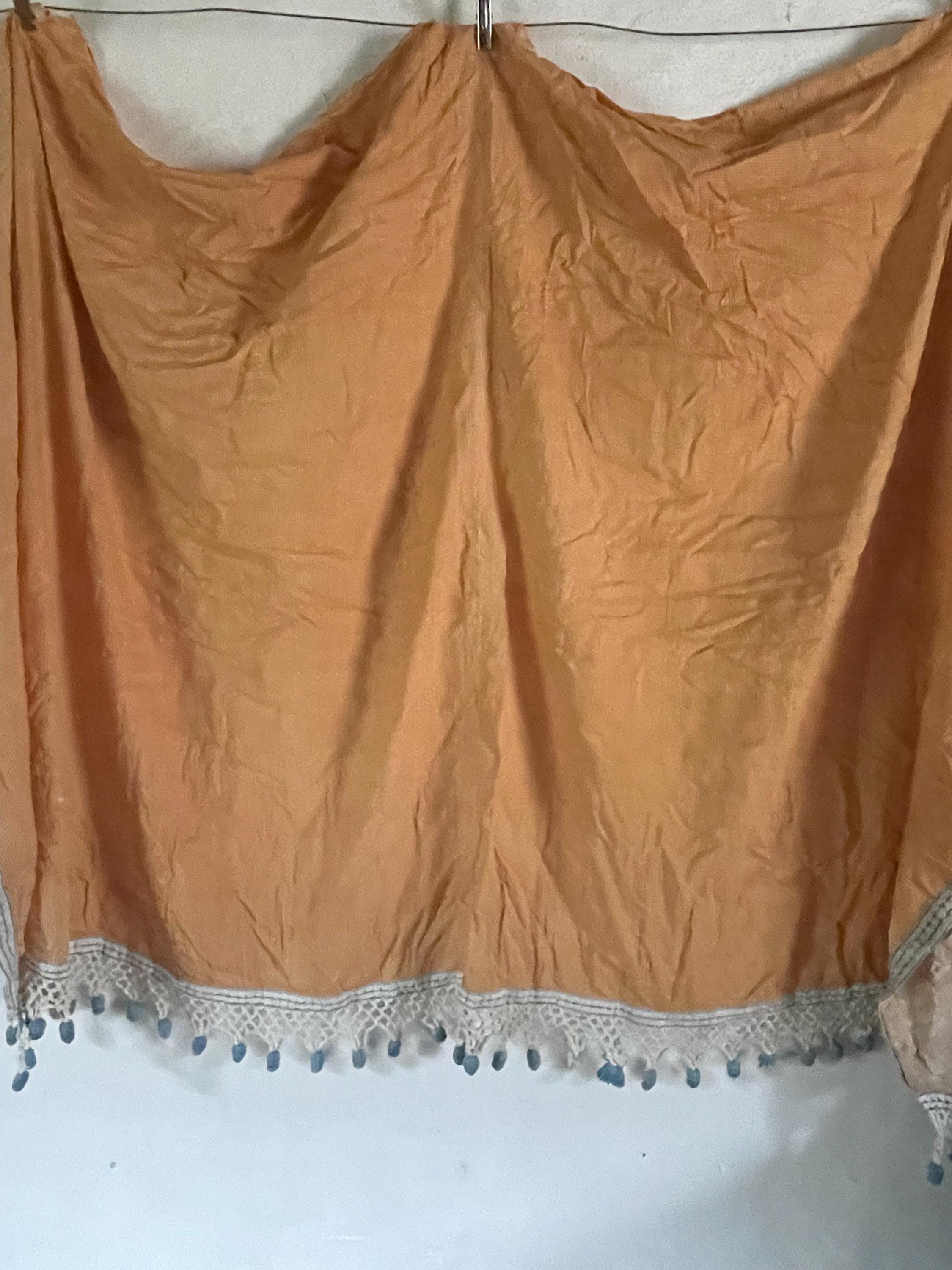 Old Provençal French window or door lambrequin \pelmet