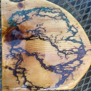Fractal wood burn with epoxy resin color and coating