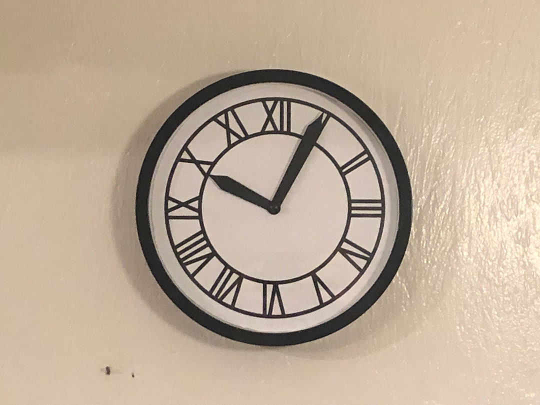 バックトゥザ・フューチャー　WALL CROCK Back to the Future Wall Clock | Unique Timepiece for Fans