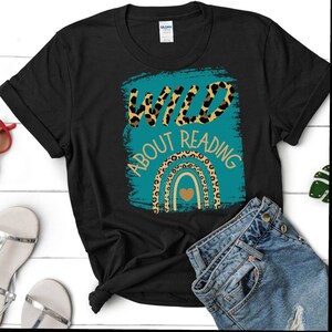 Camisa de leitura selvagem, a leitura leva você às maiores aventuras, camisa de bibliotecário, camisa de professor, camisa de leitura engraçada, estampa de leopardo