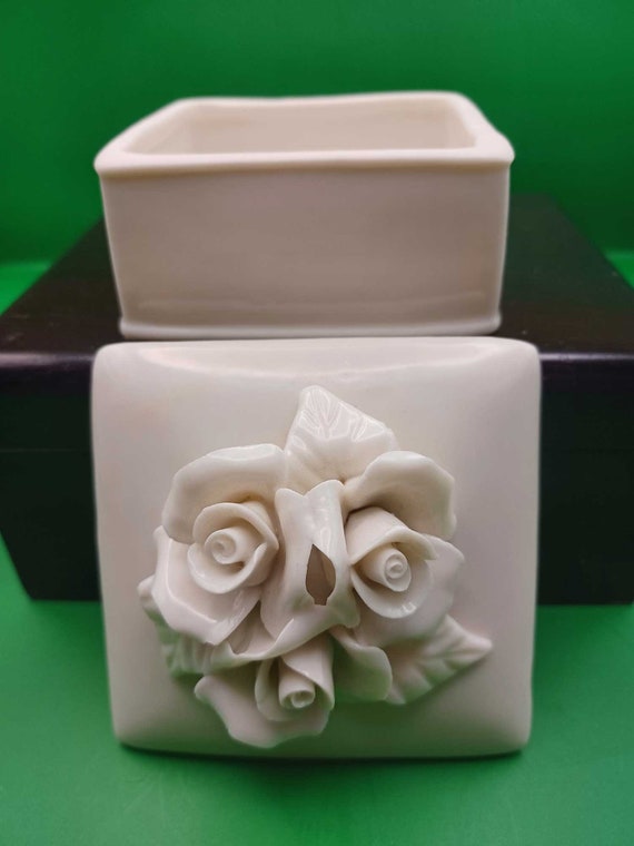 Very Pretty Vintage Square White Trinket Box with… - image 2