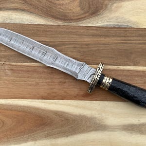 Athamé fabriqué à la main, poignard damas à double tranchant, couteau rituels néo païens et wicca avec manche en résine noire, meilleur cadeau pour lui papa homme femme