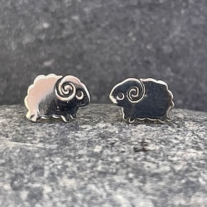 Sheep - 925 Sterling Silver Plain Stud Earrings