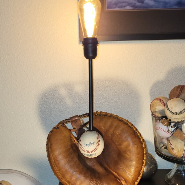 Vintage Spalding catchers mitt and Rawlings baseball Table top lamp