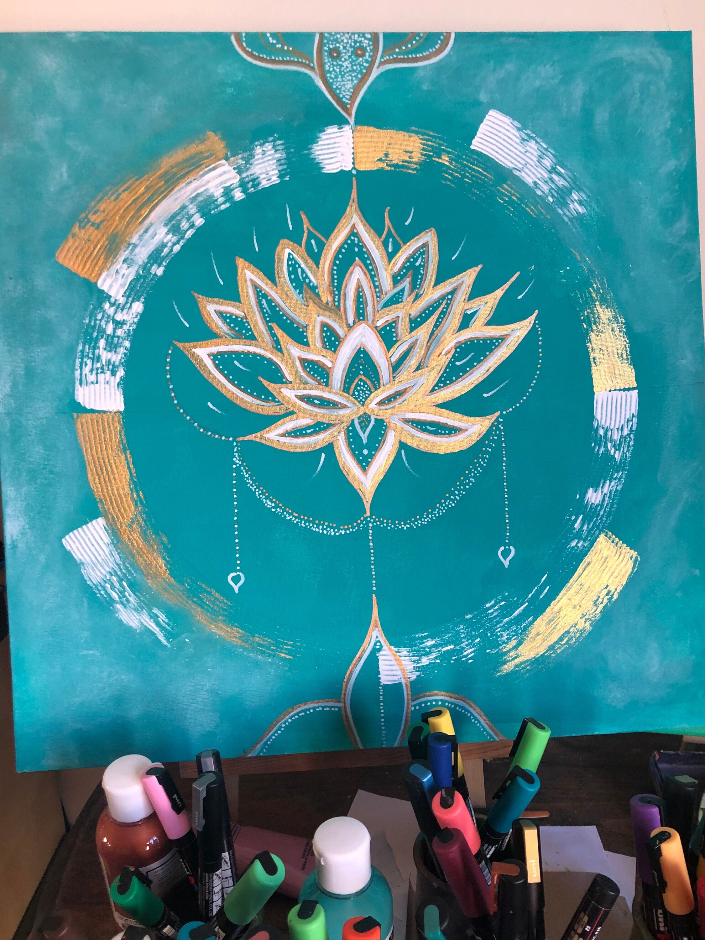 Le Mandala Fleur de Lotus Or et Blanc, Peinture Acryliques Toile, 50x50
