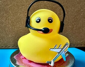 パイロット用ゴム製アヒル：旅行ギフト、ダッシュボード装飾 - Etsy 日本